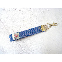Load image into Gallery viewer, Blue herringbone Harris Tweed kyring