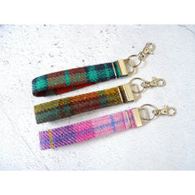 Load image into Gallery viewer, Check Harris Tweed wristlet keyrings
