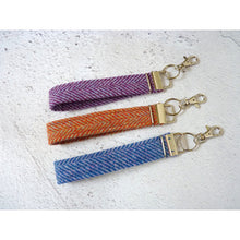 Load image into Gallery viewer, Harris Tweed writlet keyrings